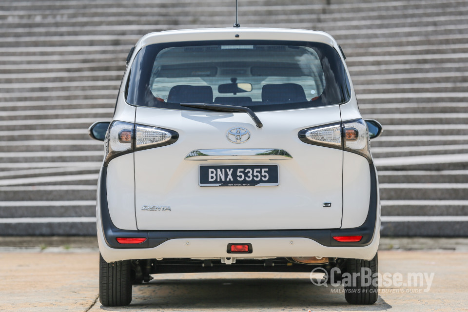 Toyota Sienta NHP170 (2016) Exterior