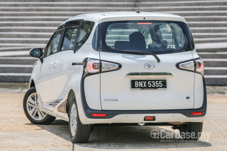Toyota Sienta NHP170 (2016) Exterior
