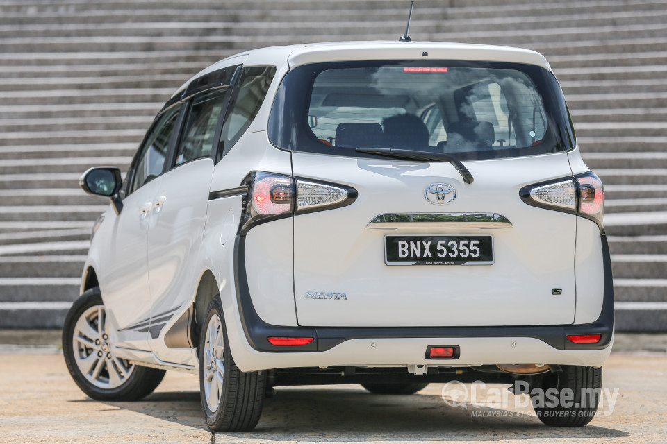 Toyota Sienta NHP170 (2016) Exterior