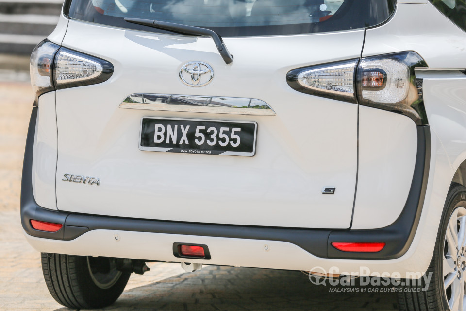 Toyota Sienta NHP170 (2016) Exterior