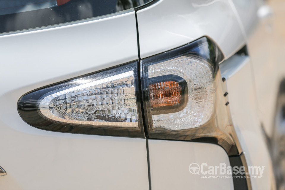 Toyota Sienta NHP170 (2016) Exterior