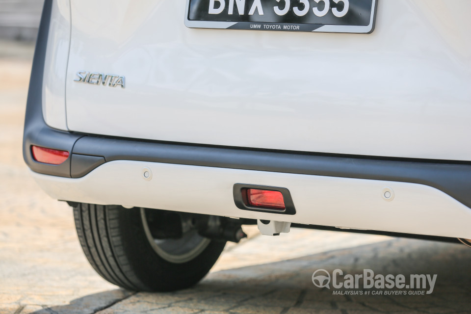 Toyota Sienta NHP170 (2016) Exterior