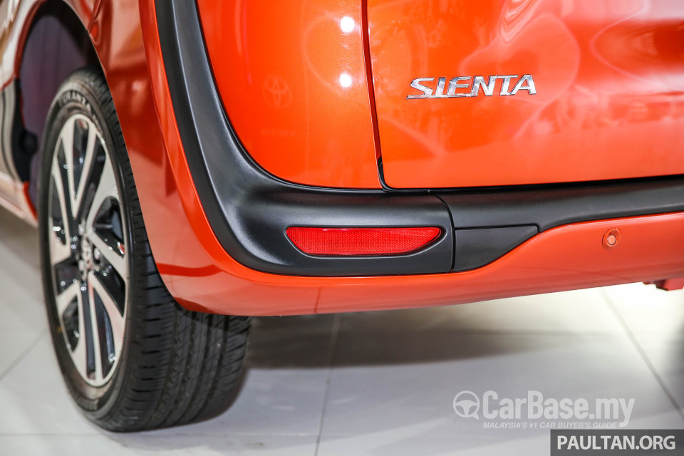 Toyota Sienta NHP170 (2016) Exterior