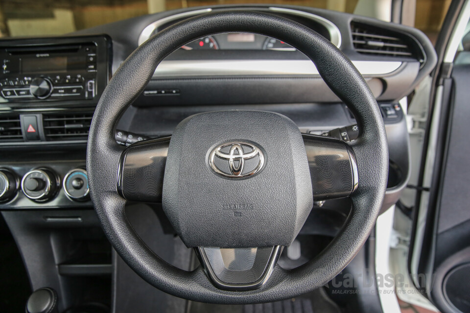 Proton Exora Mk1 RC (2019) Interior