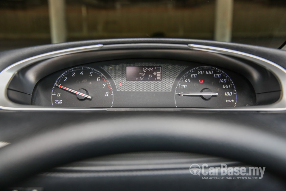 Toyota Sienta NHP170 (2016) Interior