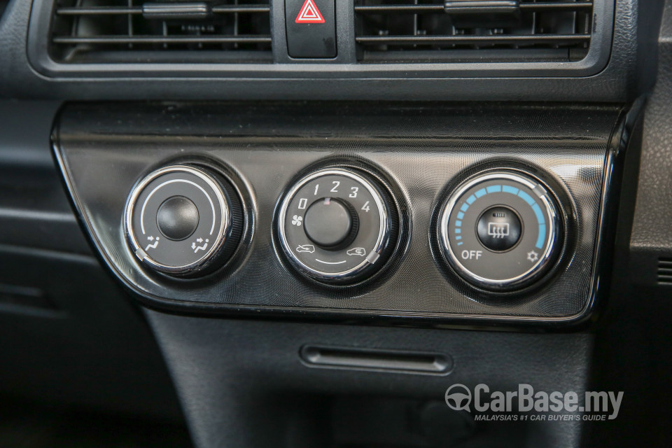 Toyota Sienta NHP170 (2016) Interior