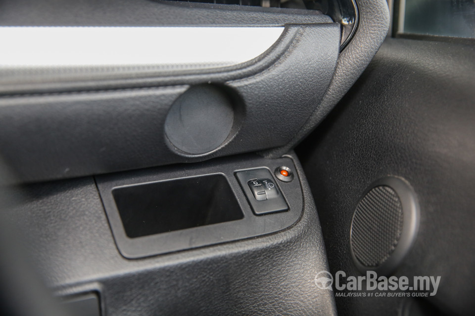 Toyota Sienta NHP170 (2016) Interior