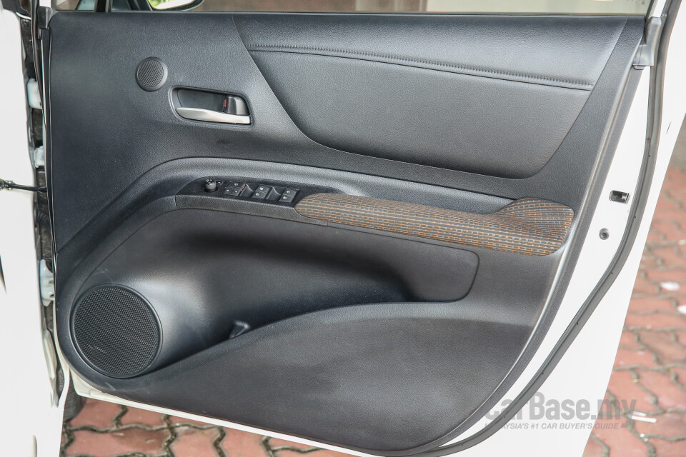 Proton Exora Mk1 RC (2019) Interior