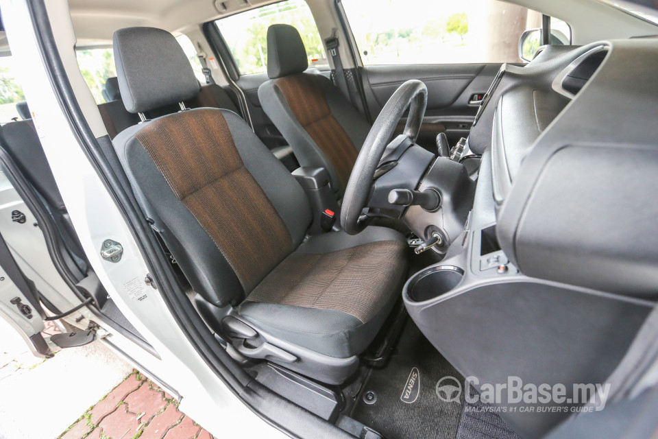 Toyota Sienta NHP170 (2016) Interior