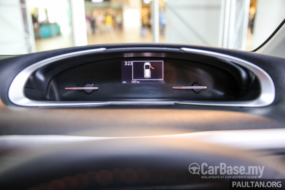 Toyota Sienta NHP170 (2016) Interior