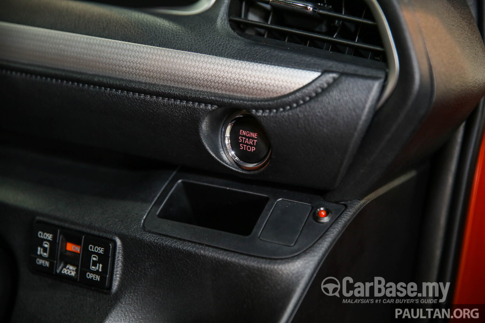 Toyota Sienta NHP170 (2016) Interior
