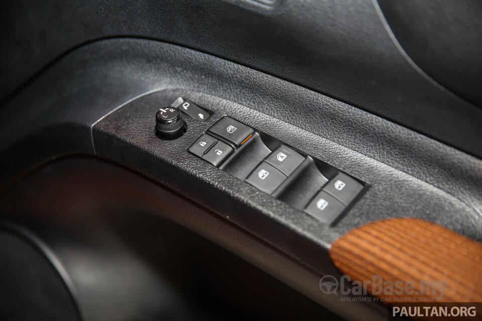 Toyota Fortuner AN160 (2016) Interior