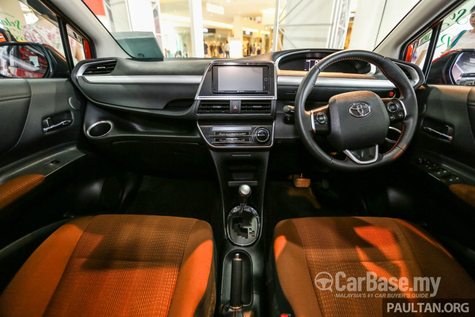 Toyota Sienta NHP170 (2016) Interior