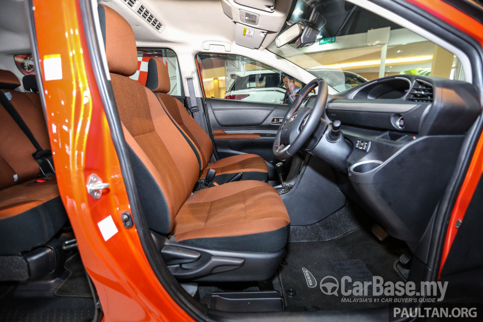Toyota Sienta NHP170 (2016) Interior