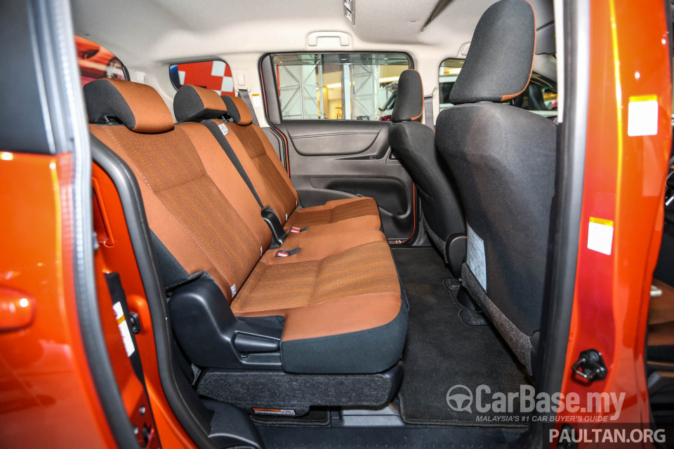 Toyota Sienta NHP170 (2016) Interior