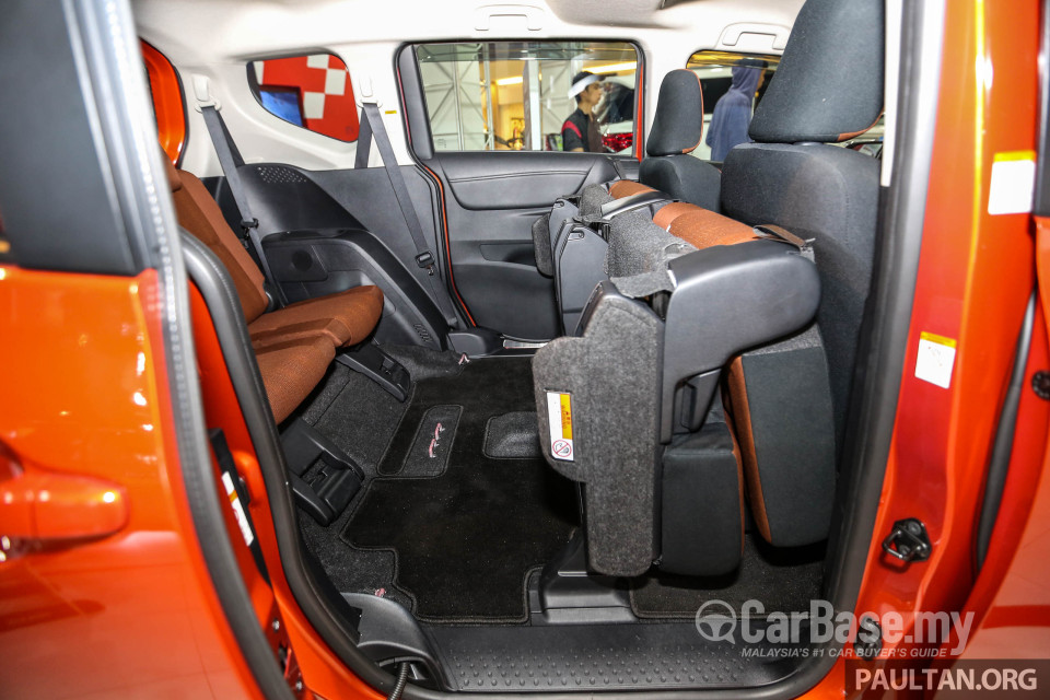 Toyota Sienta NHP170 (2016) Interior