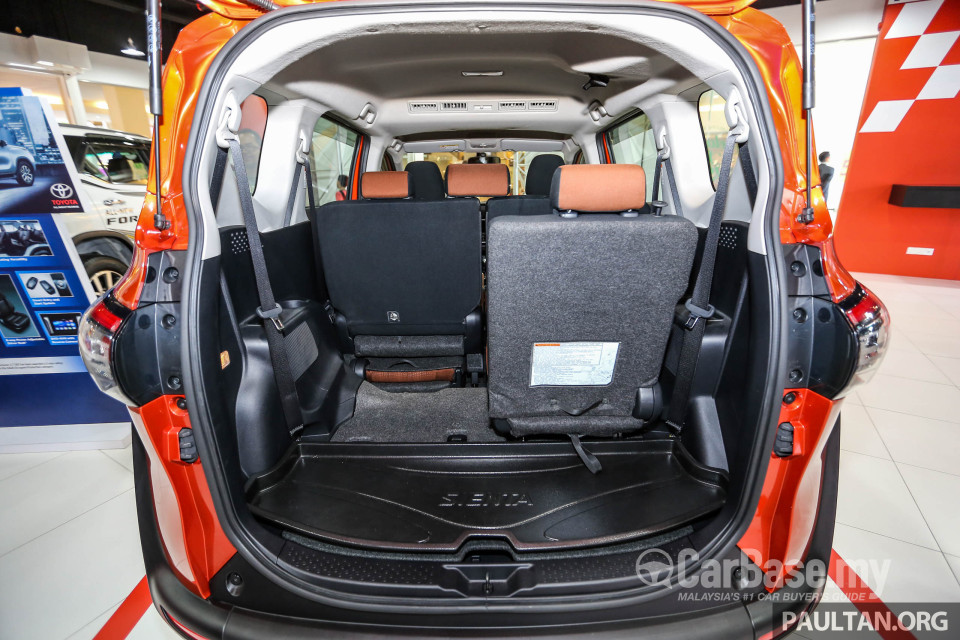 Toyota Sienta NHP170 (2016) Interior