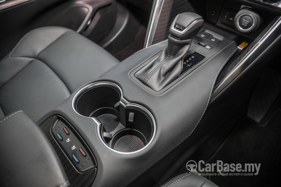 Toyota Harrier XU80 (2021) Interior