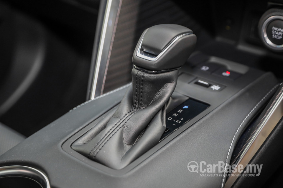 Toyota Harrier XU80 (2021) Interior
