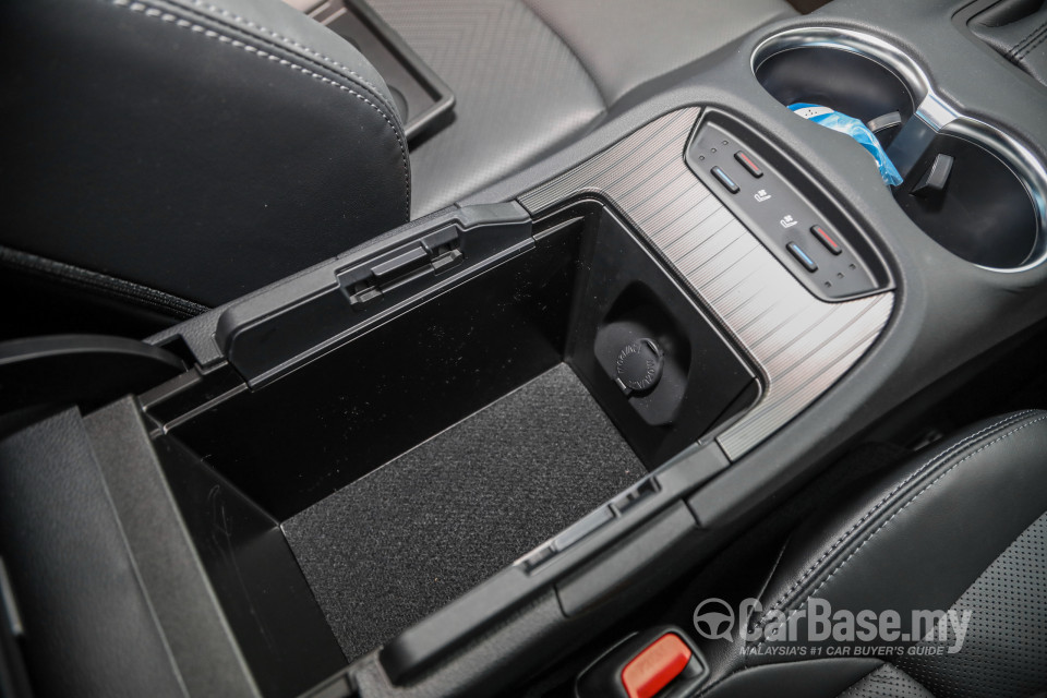 Toyota Harrier XU80 (2021) Interior