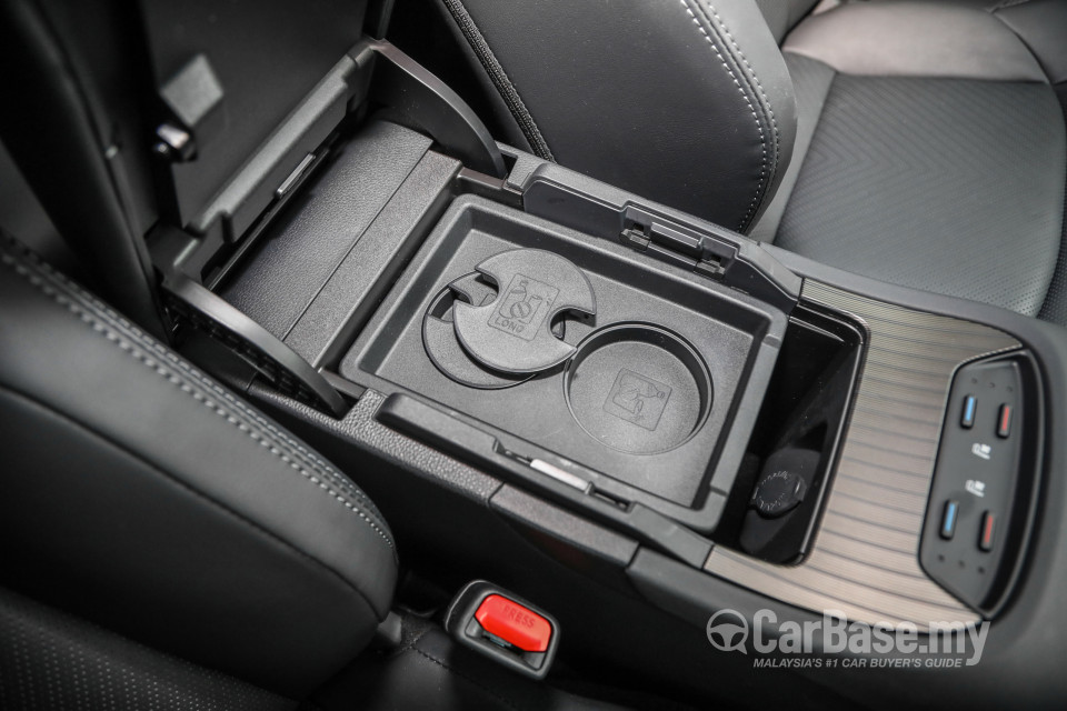 Toyota Harrier XU80 (2021) Interior