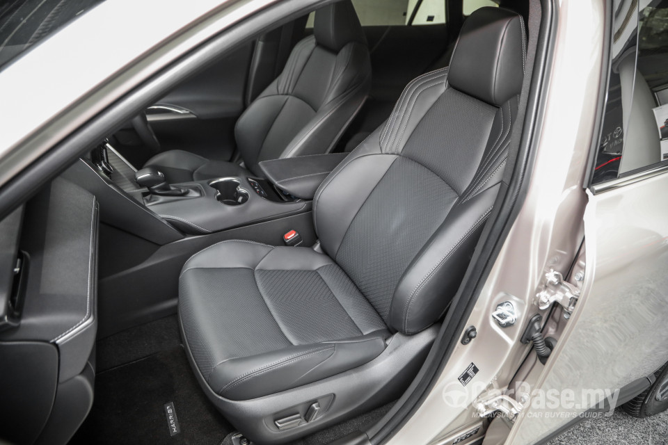 Toyota Harrier XU80 (2021) Interior