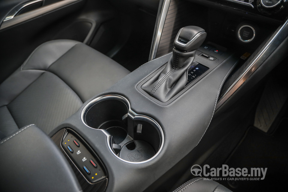 Toyota Harrier XU80 (2021) Interior