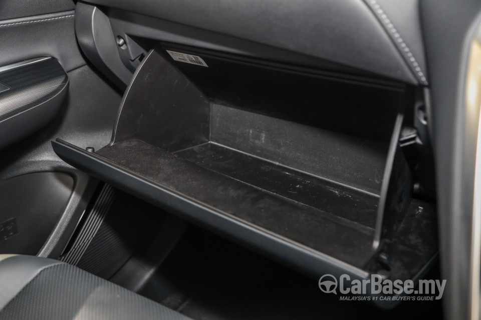Toyota Harrier XU80 (2021) Interior