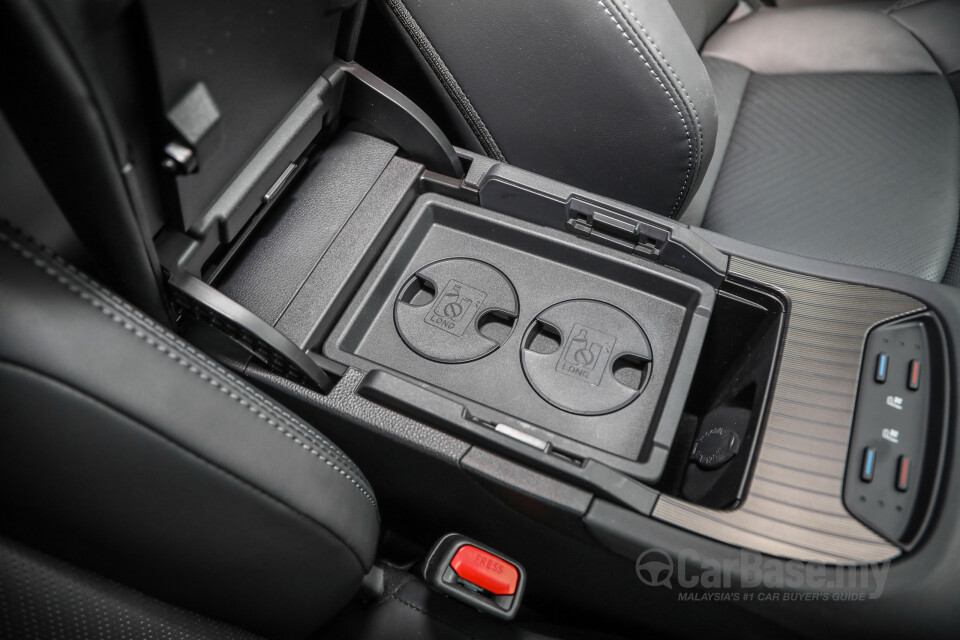 Toyota Harrier XU80 (2021) Interior