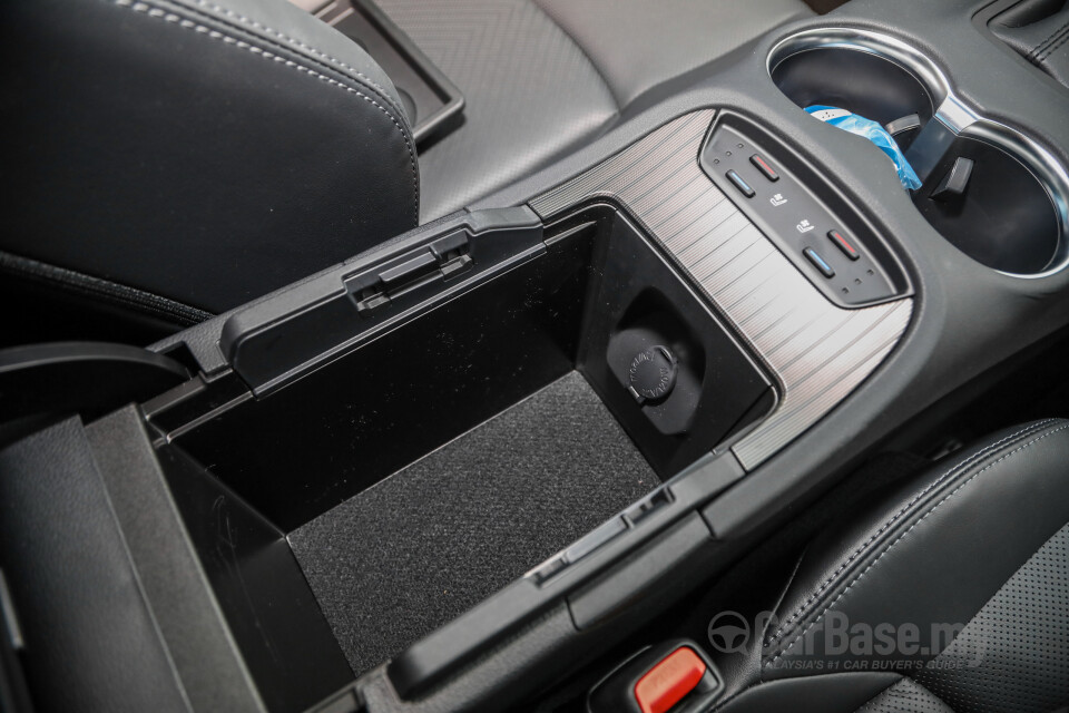 Toyota Harrier XU80 (2021) Interior
