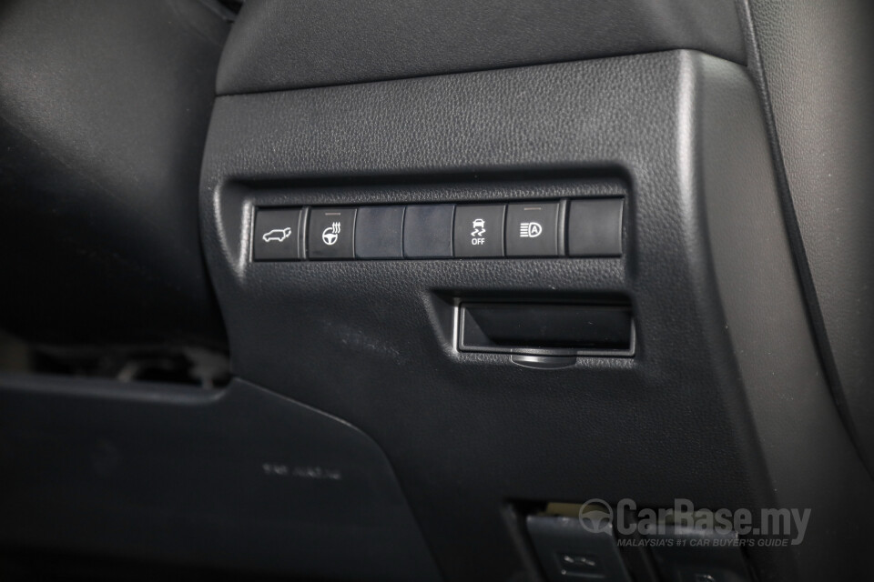 Toyota Harrier XU80 (2021) Interior
