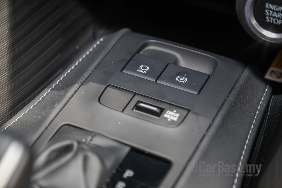 Toyota Harrier XU80 (2021) Interior