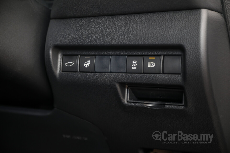 Toyota Harrier XU80 (2021) Interior