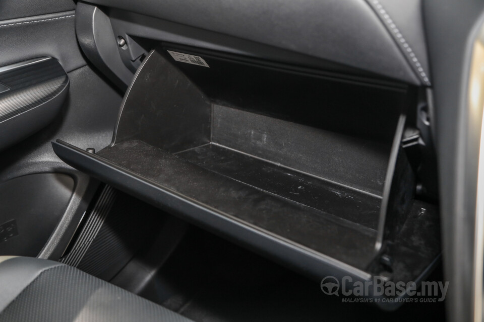 Toyota Harrier XU80 (2021) Interior