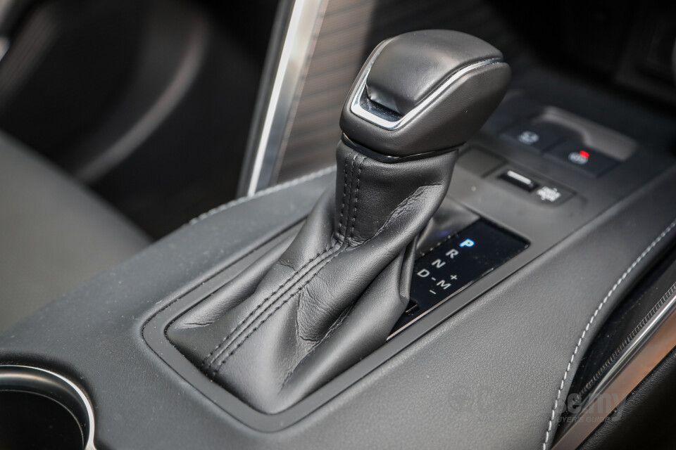 Toyota Harrier XU80 (2021) Interior