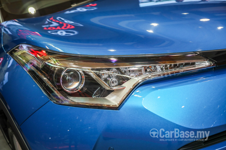 Toyota C-HR Mk1 (2018) Exterior