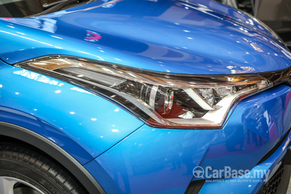 Toyota C-HR Mk1 (2018) Exterior