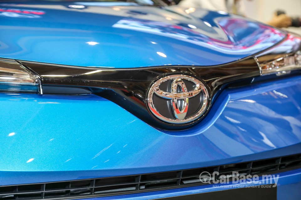 Toyota C-HR Mk1 (2018) Exterior