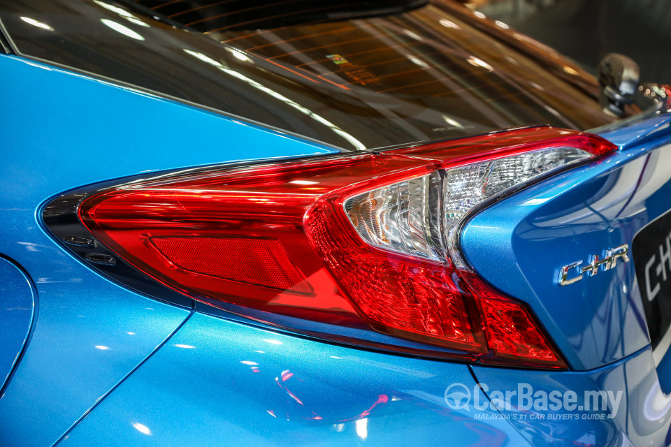 Toyota C-HR Mk1 (2018) Exterior