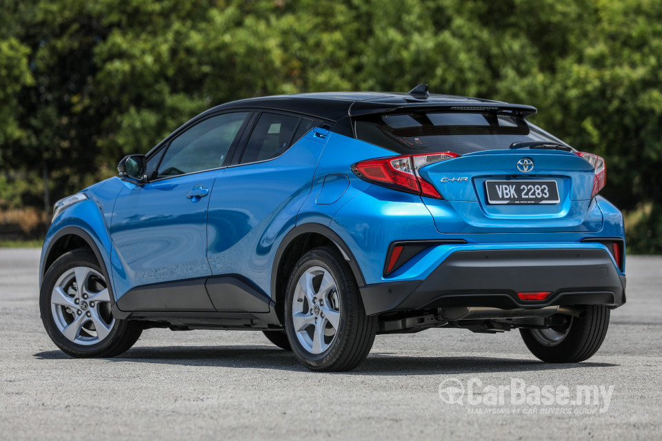 Toyota C-HR Mk1 (2018) Exterior
