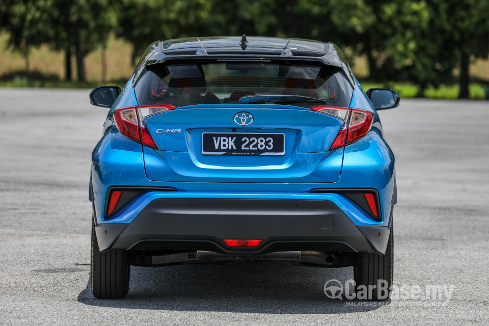 Toyota C-HR Mk1 (2018) Exterior