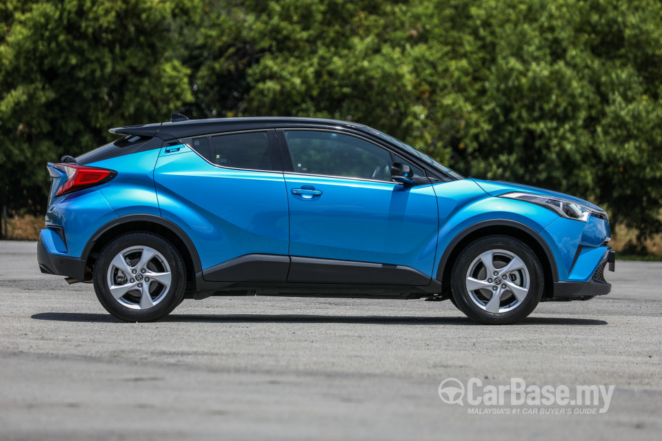 Toyota C-HR Mk1 (2018) Exterior