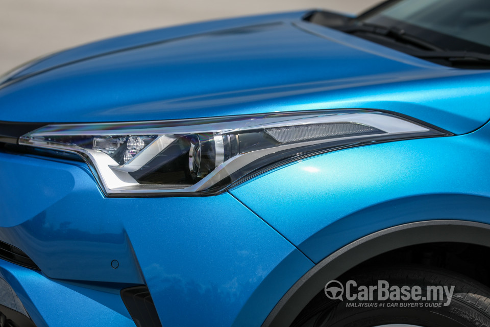 Toyota C-HR Mk1 (2018) Exterior