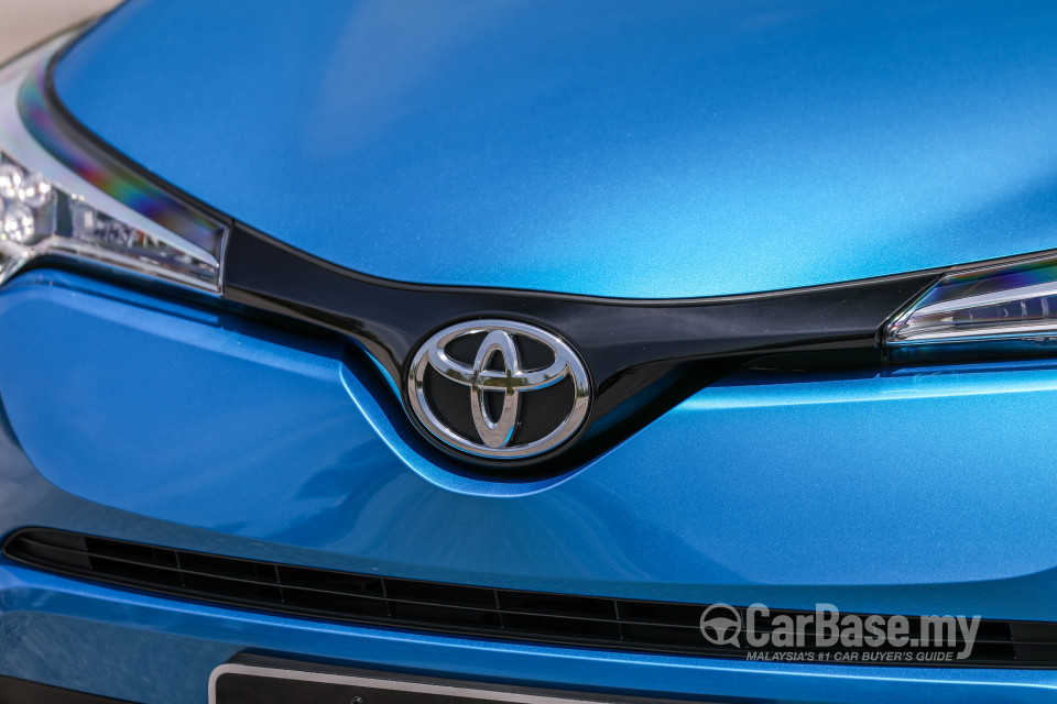 Toyota C-HR Mk1 (2018) Exterior