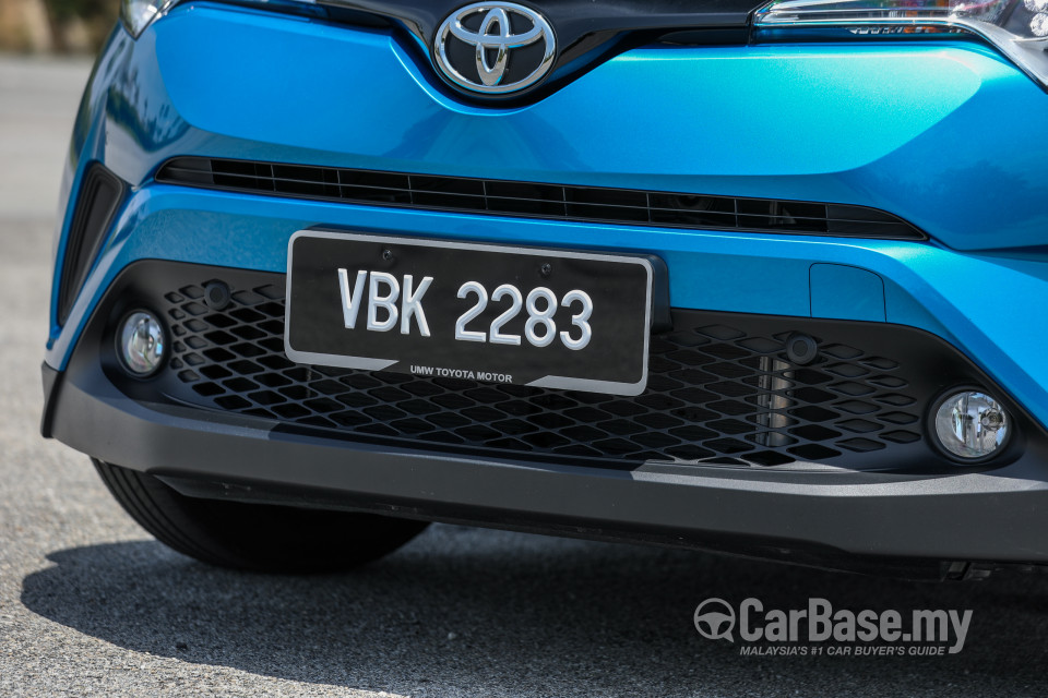 Toyota C-HR Mk1 (2018) Exterior