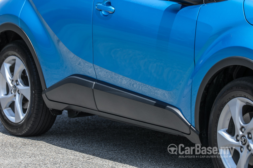 Toyota C-HR Mk1 (2018) Exterior