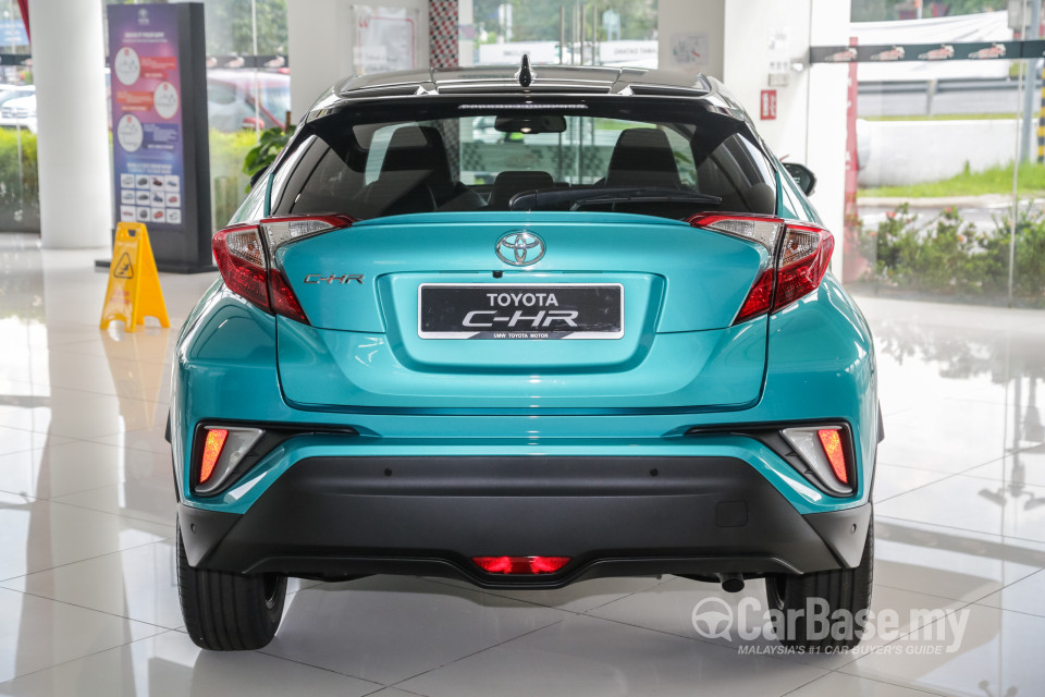 Toyota C-HR Mk1 (2018) Exterior