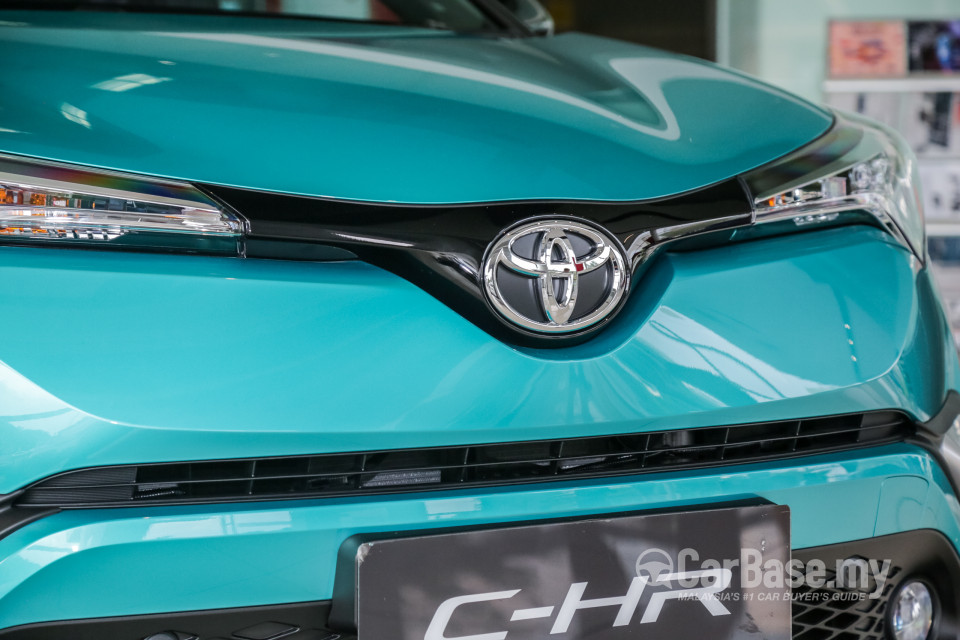 Toyota C-HR Mk1 (2018) Exterior