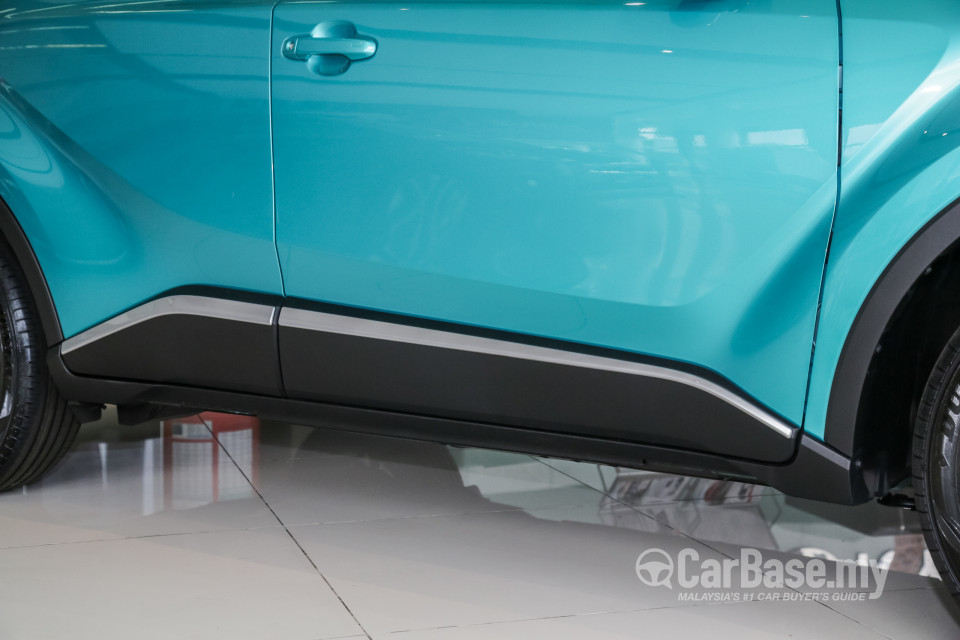 Toyota C-HR Mk1 (2018) Exterior