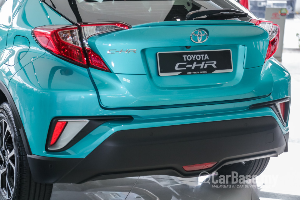 Toyota C-HR Mk1 (2018) Exterior